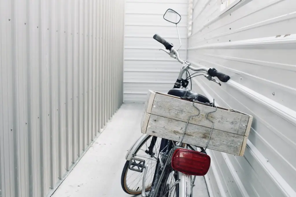 Bicicleta com box para fazer entregas