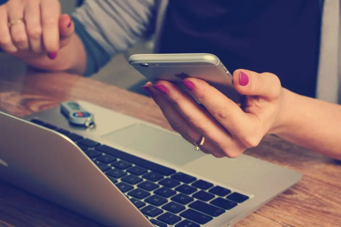 A person looking at her phone.
