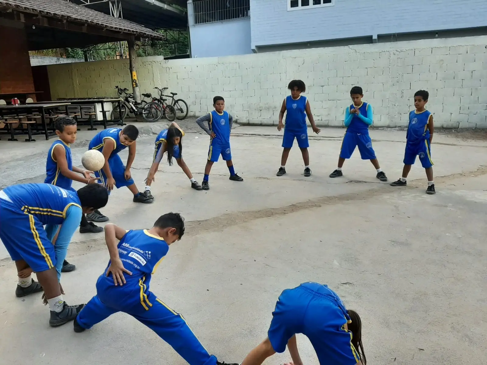Doação de material para bar e atendimento de criança e adolescentes
