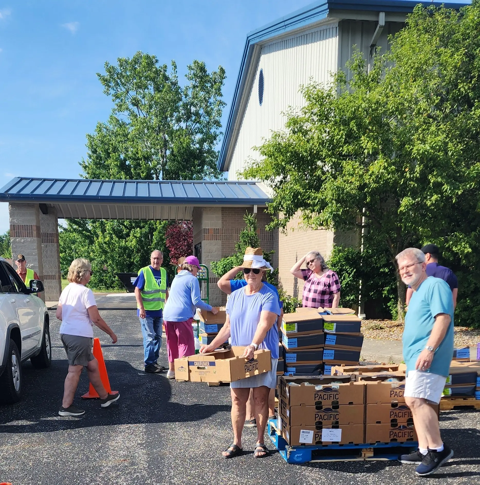 Food Pantry Volunteers Needed