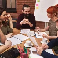 Grupo de personas reunidas