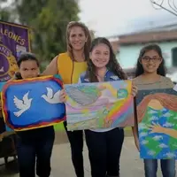 Niñez participando del Cartel de la Paz