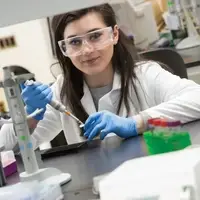 Student in lab doing research
