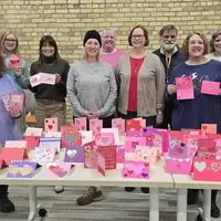 Volunteers handmade cards