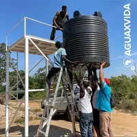 Agua x Vida - subiendo tanque de agua