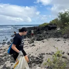 Imagen de: ECUADOR 8/8 - Limpieza costera en la isla San Cristóbal