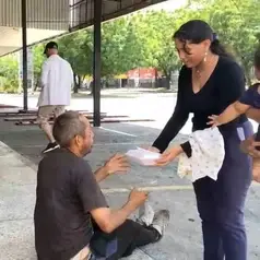 Imagen de: VENEZUELA - Compartiendo comida con personas en situación de calle