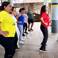 Mujeres en clases de baile