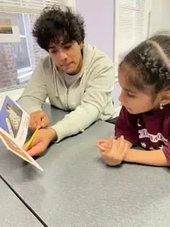 Become a reading tutor and Make a difference!