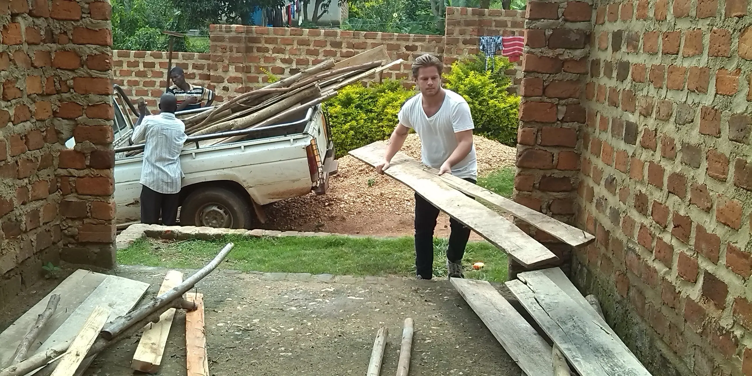 UGANDA: Construction Volunteer Project