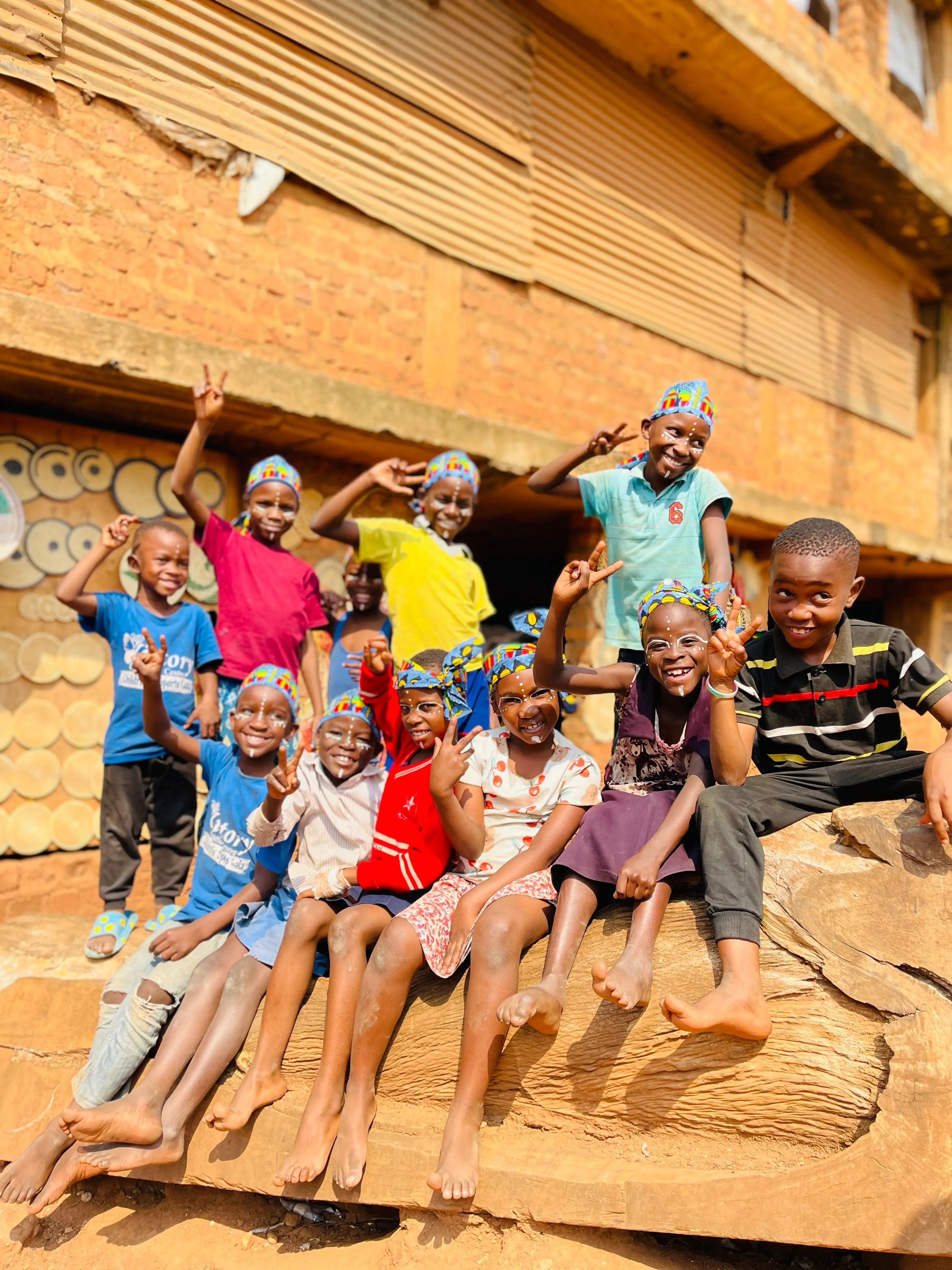 Volunteers to do charity work to support children