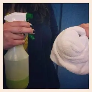 Are you good at decluttering and organizing? Use your skills for a senior in Renton!