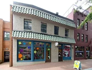 Seeking Weekday Front Desk Volunteers for a fun, interactive environment