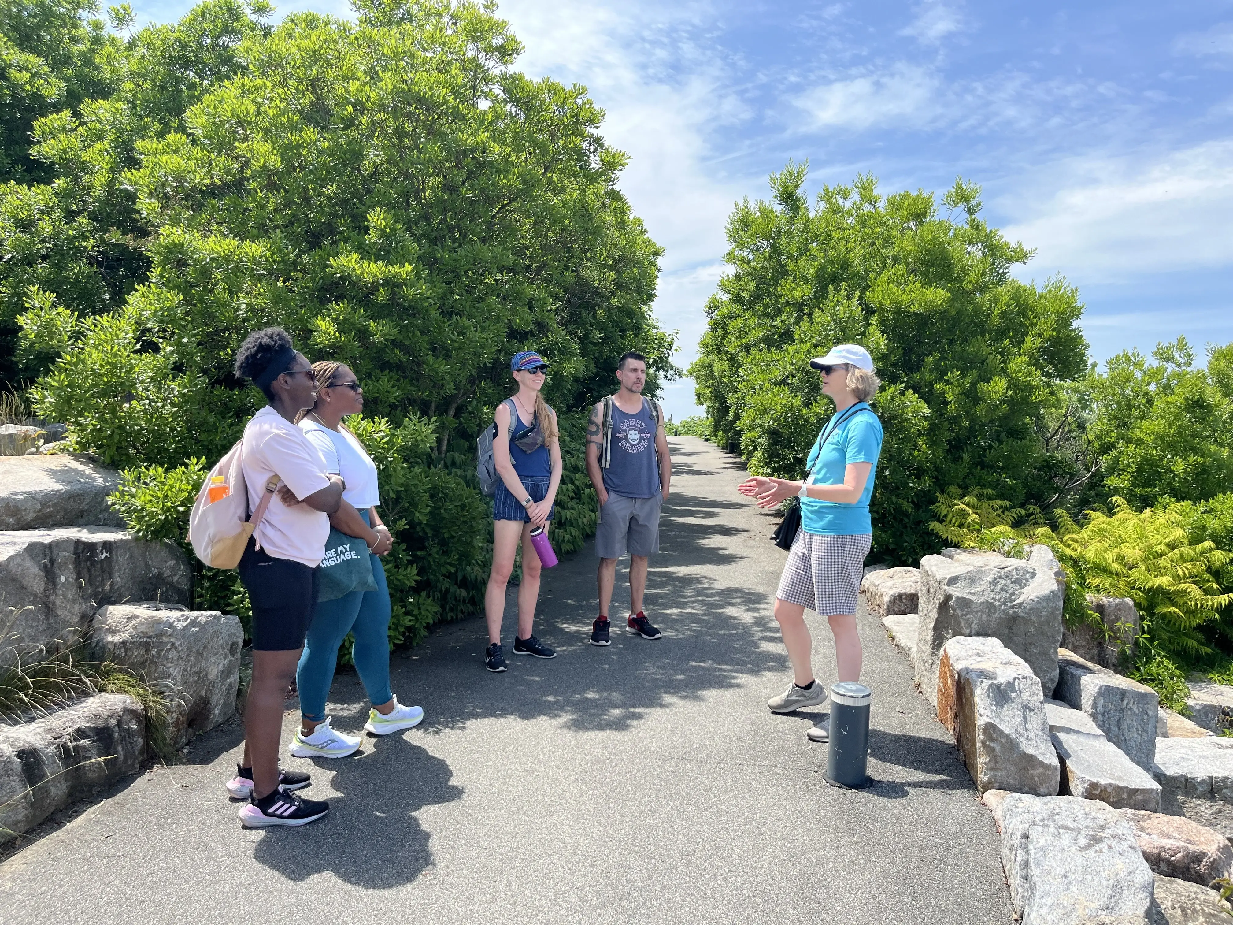 Volunteer Tour Guide, Spanish-Speaking