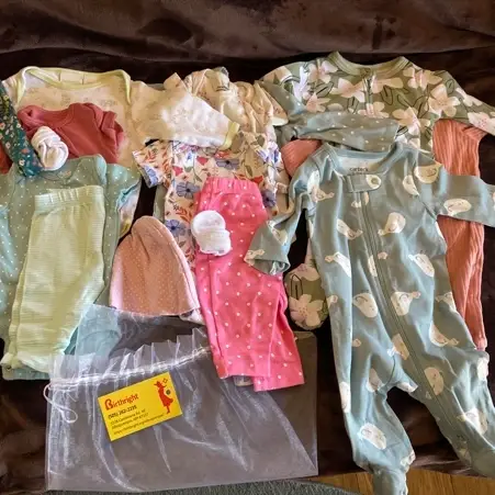 Shop for used clothing, etc.