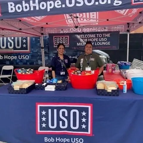 USO LAX Center Volunteer