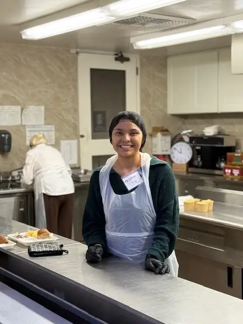 Help serve lunch to older adults 12/29 to 01/02 - Senior Center Reseda