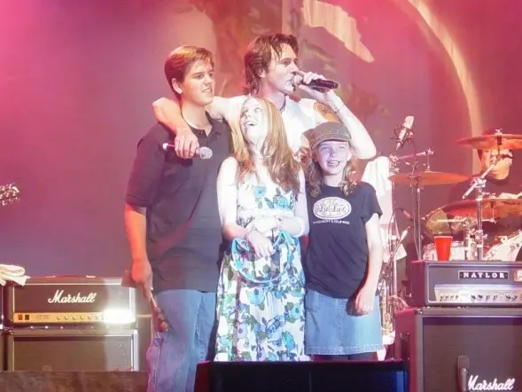 SOCIAL MEDIA, HELP WITH A.I. , Techie guru, help with Admin.