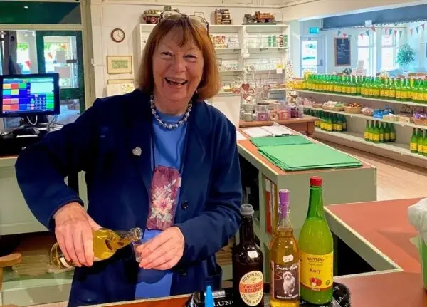 Front of House Volunteer