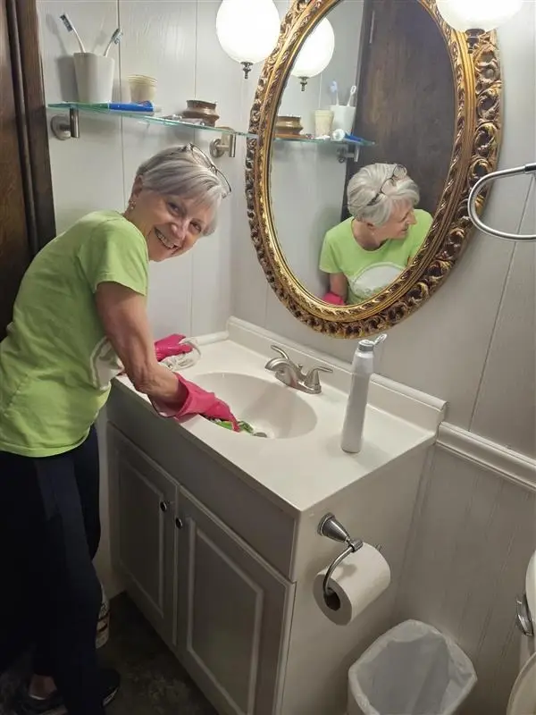 Greenwood Ave Senior could use company and vacuuming! Make a new friend!