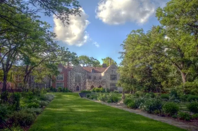 Become a Tour Guide!