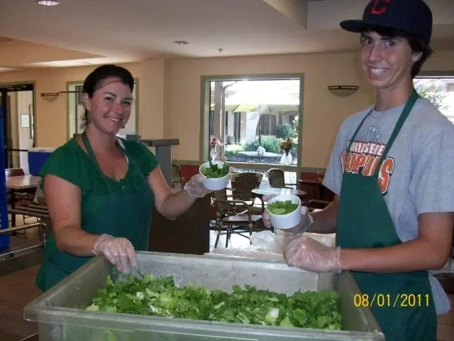Rosener House Art Room Volunteer
