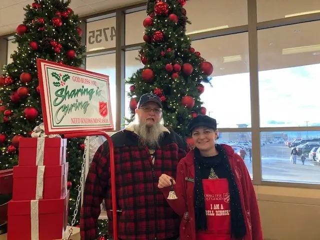 Red Kettle Bell Ringer