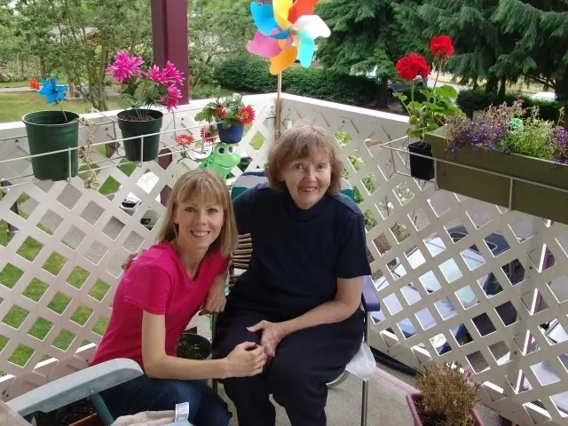 Tidy and decorate and make a new friend