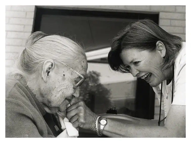 Bring a smile to the elderly, become a Patient Visit Volunteer