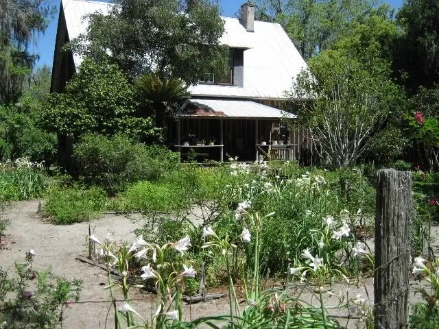 DUDLEY FARM HISTORIC STATE PARK  FLOWER GARDEN