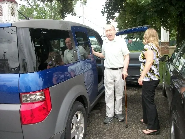 Volunteer drivers needed to drive homebound neighbors to routine medical appointments.