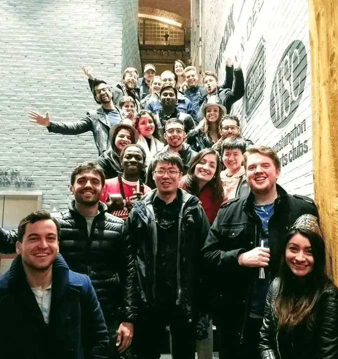 Create and Lead Saturday Night Pub Tours for Travelers