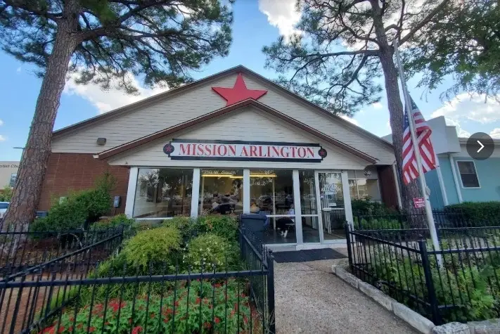 United Way of Tarrant County at Mission Arlington Christmas Store