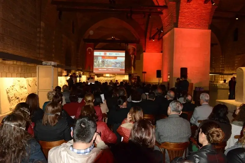 Museum With No Frontiers looks for front-end developer with experience and prepared to take care also of design tasks
