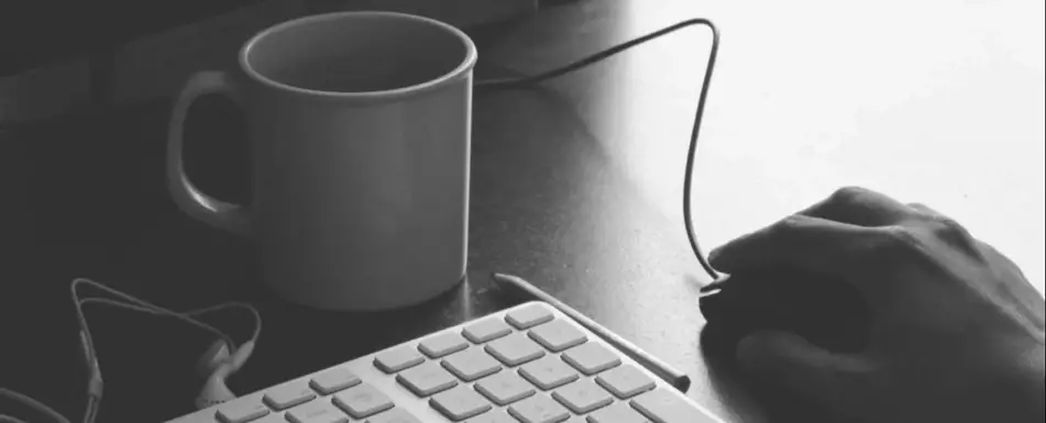 A person using a computer mouse.