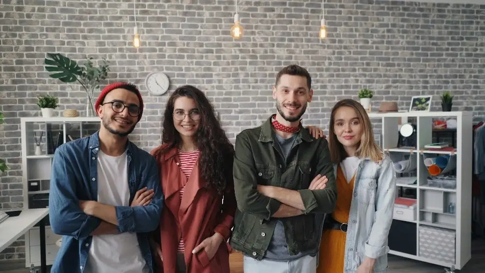 Grupo de personas en una oficina