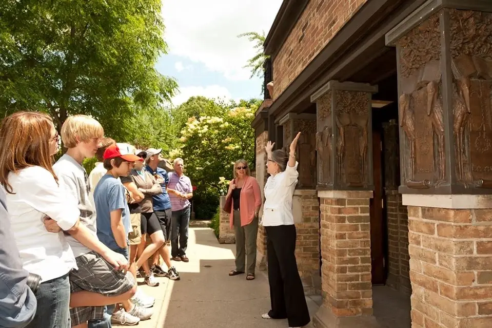 Give Tours at Frank Lloyd Wright's Home and Studio