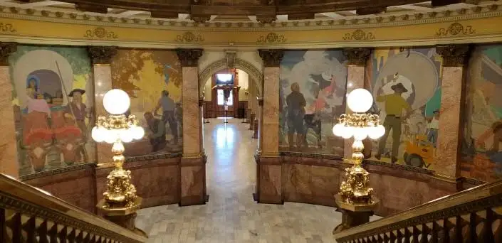 Share your love of Colorado as a volunteer tour guide at the Colorado State Capitol!