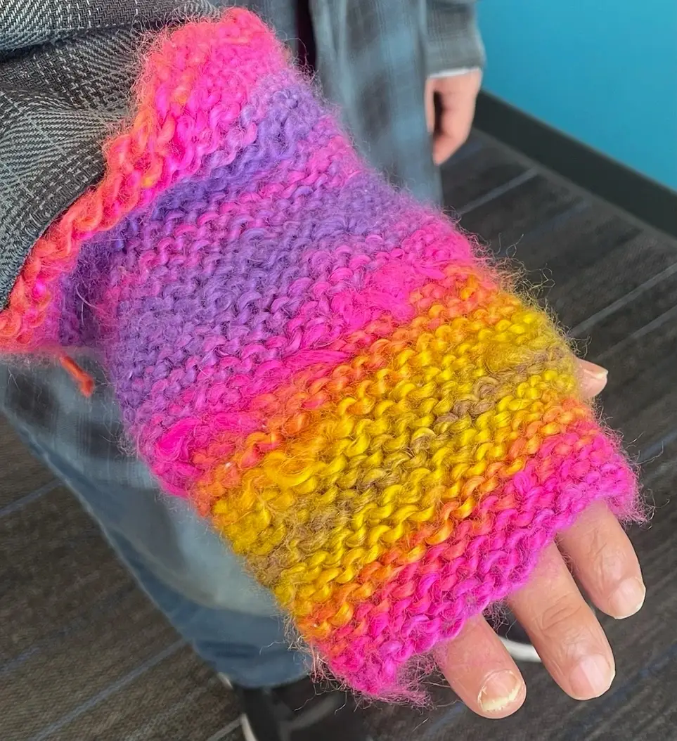 Know how to knit?  We need you!