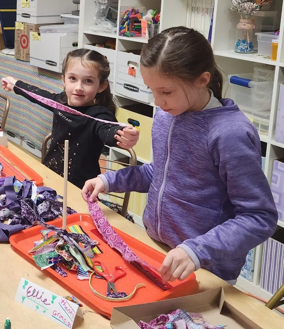 Assist at creative Arts & Crafts Kids Mini-Camp