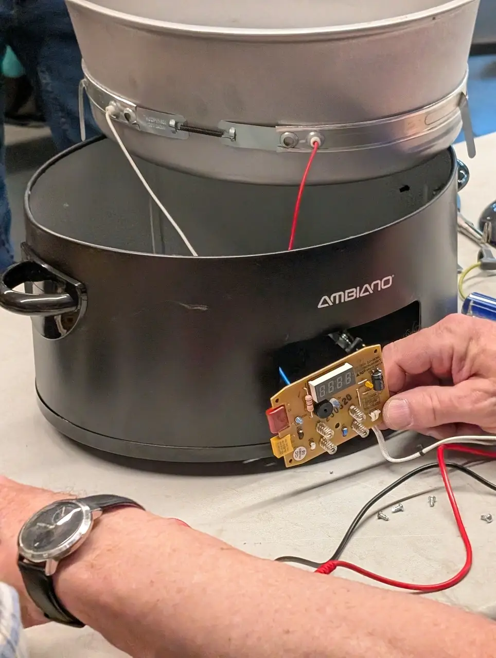 Help mend, repair, and reduce waste — Volunteer at a Fix-It Clinic!