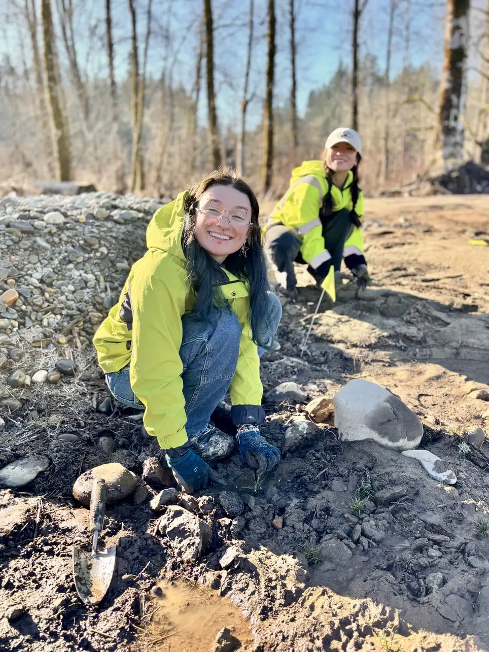 Volunteer Planting at Scappoose Veteran's Park-Lower Columbia Estuary Partnership