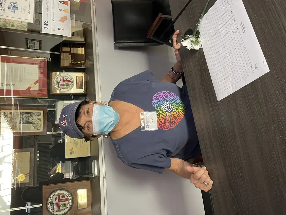 Lunch Service - Senior Center Reseda only 90 minutes