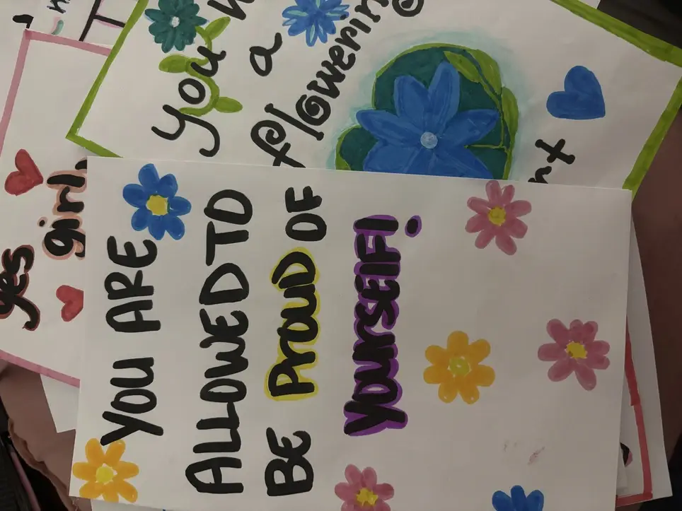 Spread Kindness: Create Motivational Cards for Women