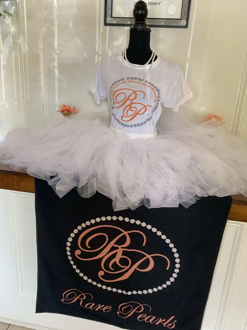 Special Ladies Stand out as a "Rare Pearl Leader"!