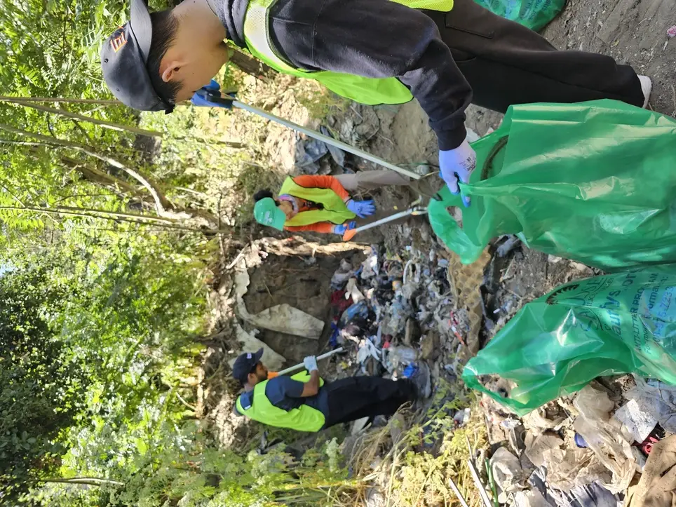 Trashy Tuesday Cleanup