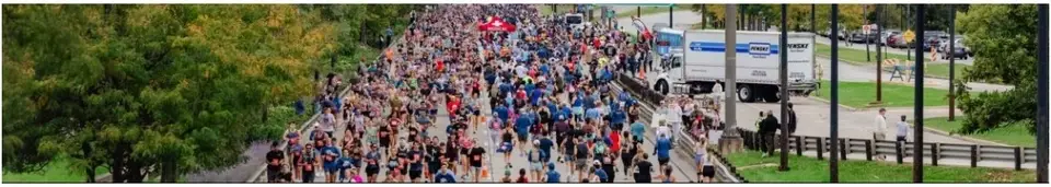 Volunteer at the 2026 Chicago Half Marathon + 5K!