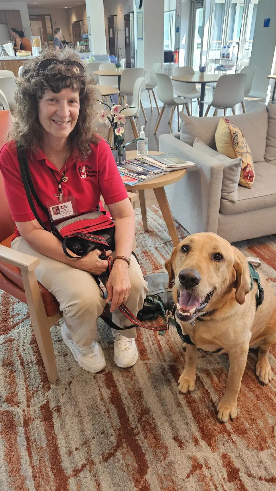 Paws for Comfort: Pet Therapy Volunteers