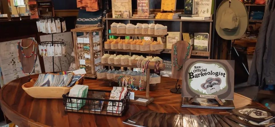 Front Desk & Visitor Experience Volunteer