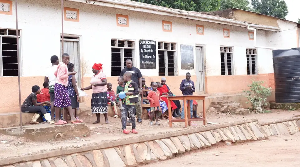 Volunteer support in crowdfunding and creating fundraising campaigns online